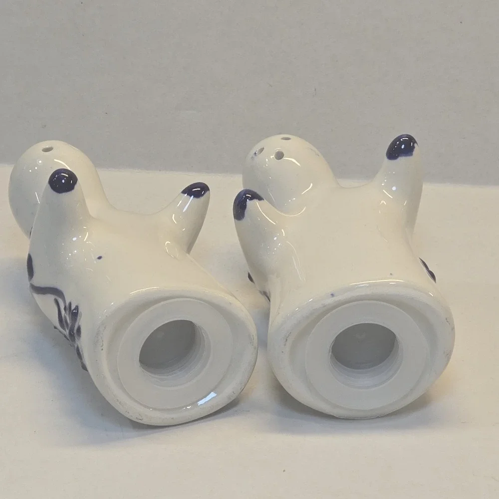 Hugging Salt And Pepper Shaker Set Ceramic Blue White Ghost Cottage Novelty Gift